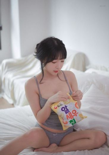 亚洲一区二区双飞老熟女_高清蓝光在线观看