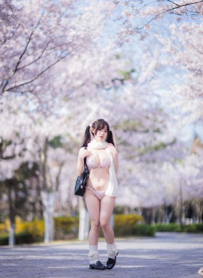 av无码一区二区_高清超清免费观看